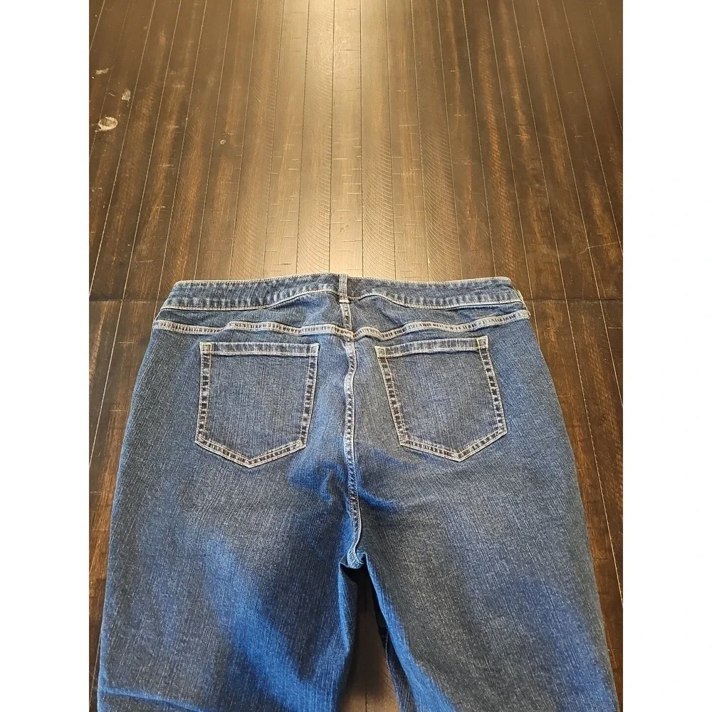 Torrid Women's‎ Blue Boyfriend Cropped Denim Jeans Medium Wash Sz 18r Plus